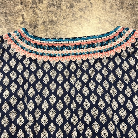 Talbots Women’s Embroidered Geometric Top size S. 3/4 sleeve, V neck, Boho. - Picture 6 of 6